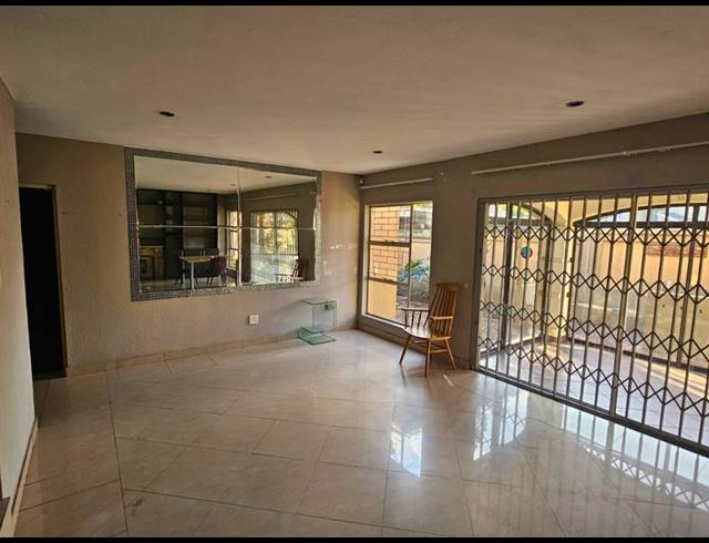 3 BEDROOM PROPERTY TO RENT IN GLEN MARAIS